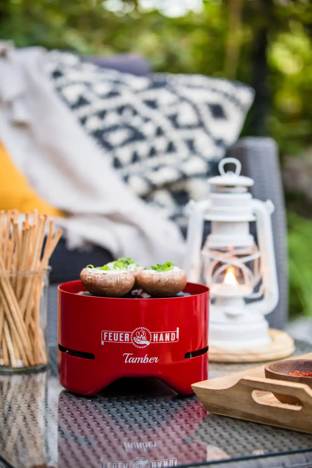 Tischgrill mit Pilzen